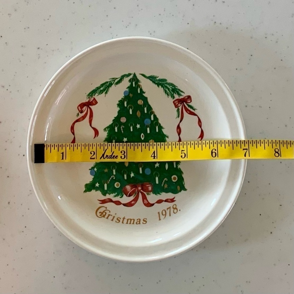 🎄Vintage Lillian Vernon 7" Christmas Plates 🍪 - Picture 4 of 4